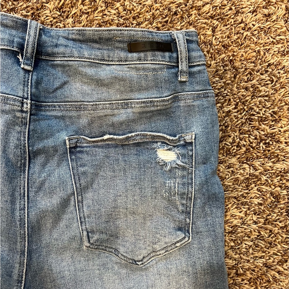 Risen Distressed Jean Shorts - Picture 3 of 4